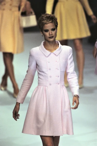 Look 15